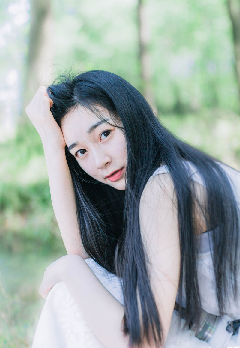 孩子真情流露的时候，好似总是背着你们，你们向我显明最深的爱的时候，也好似恰巧在文章里偷偷的写出来，什么时候我才肯明明白白的将这份真诚在我们有限的生命里向你们交代得清清楚楚呢